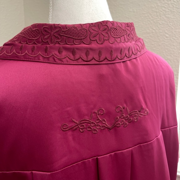 NWT - Listicle Popplin Magenta Embroidered Oversized Cool Girl Button Up - Picture 9 of 14